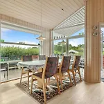 2 Bedroom Awesome In Ferienhaus Tranekær